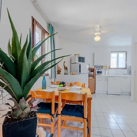 Dominica-5 By Interhome
